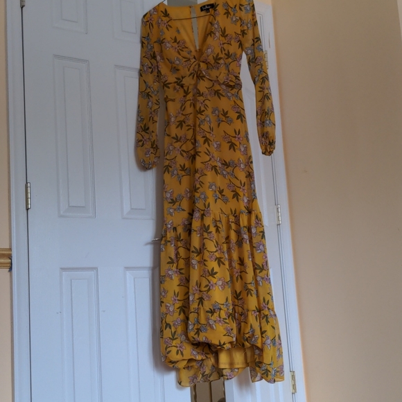Lulu's Thrive Together Yellow Floral Print Maxi - Picture 2 of 7